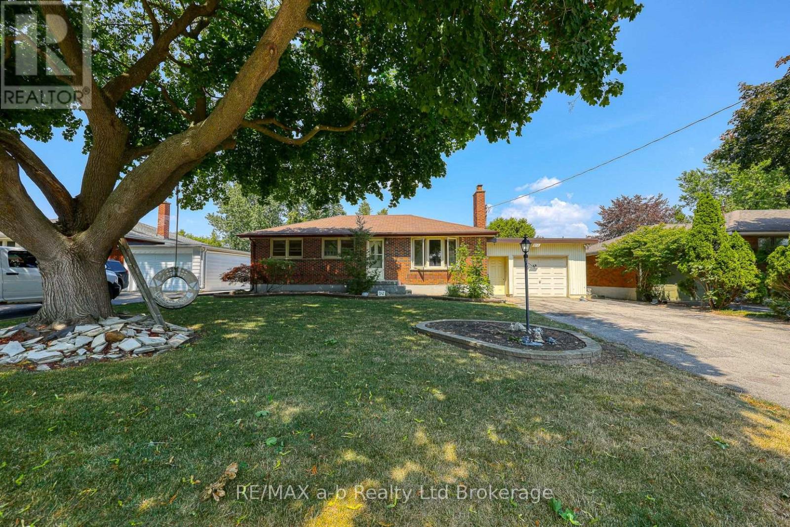 6752 Beattie Street, London South, Ontario  N6P 1A7 - Photo 3 - X13630292
