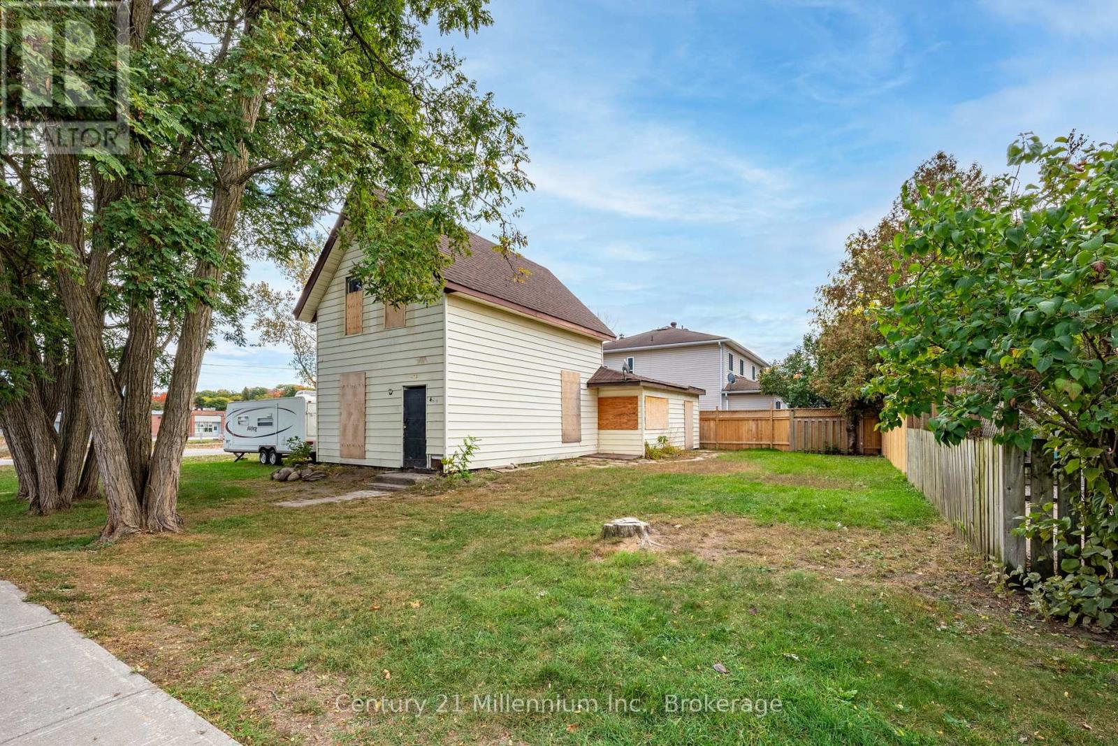 469 Robert Street, Midland, Ontario  L4R 2M4 - Photo 2 - S13630326