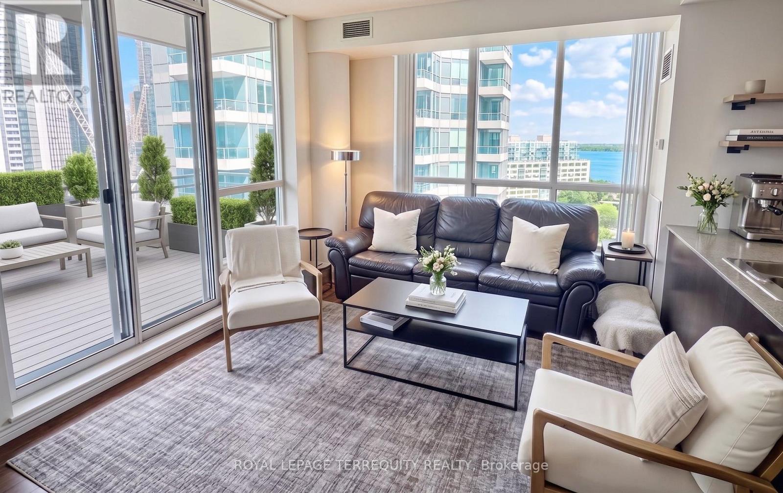 1812 - 230 Queens Quay W, Toronto, Ontario  M5J 2Y7 - Photo 2 - C13630322