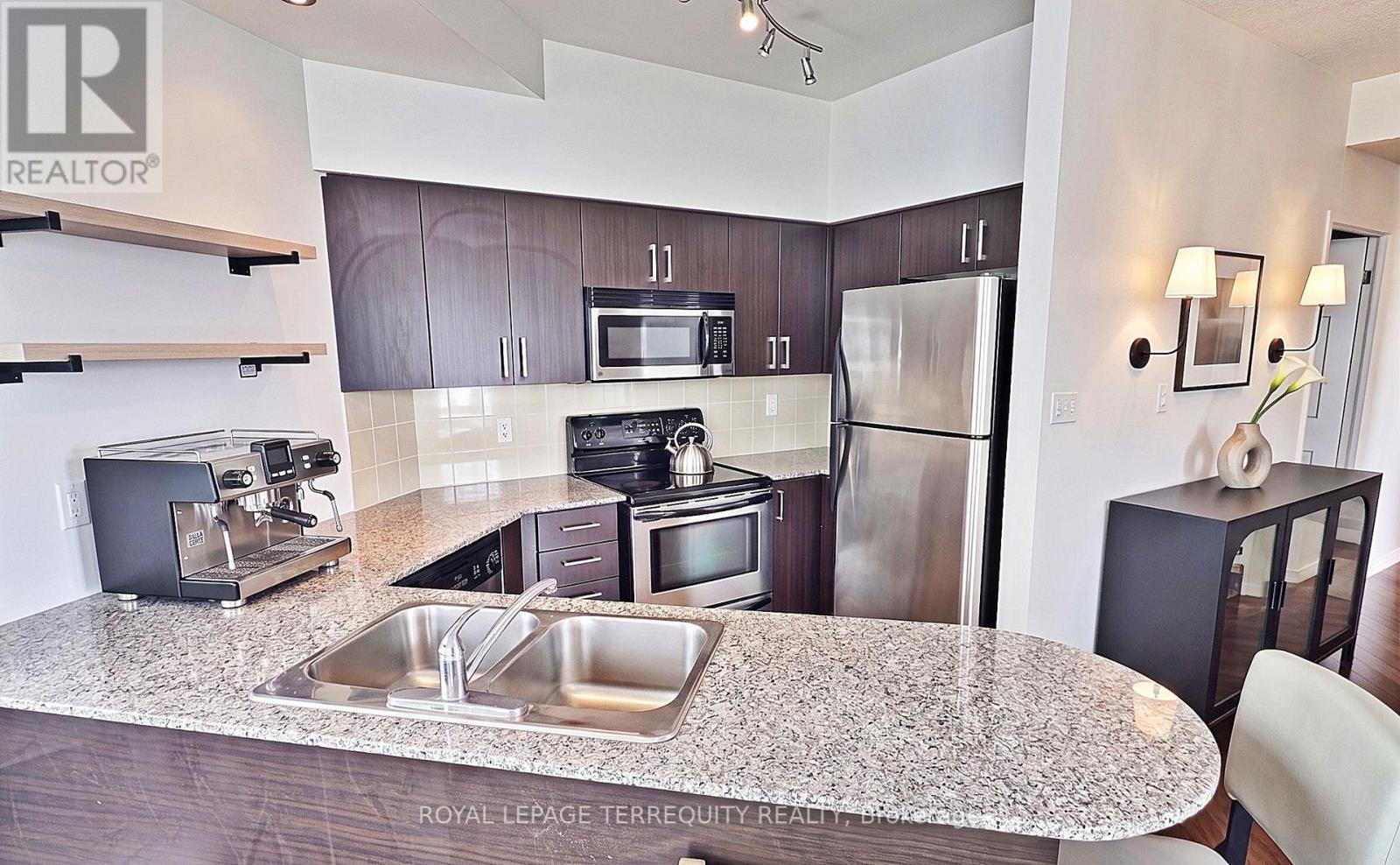 1812 - 230 Queens Quay W, Toronto, Ontario  M5J 2Y7 - Photo 4 - C13630322