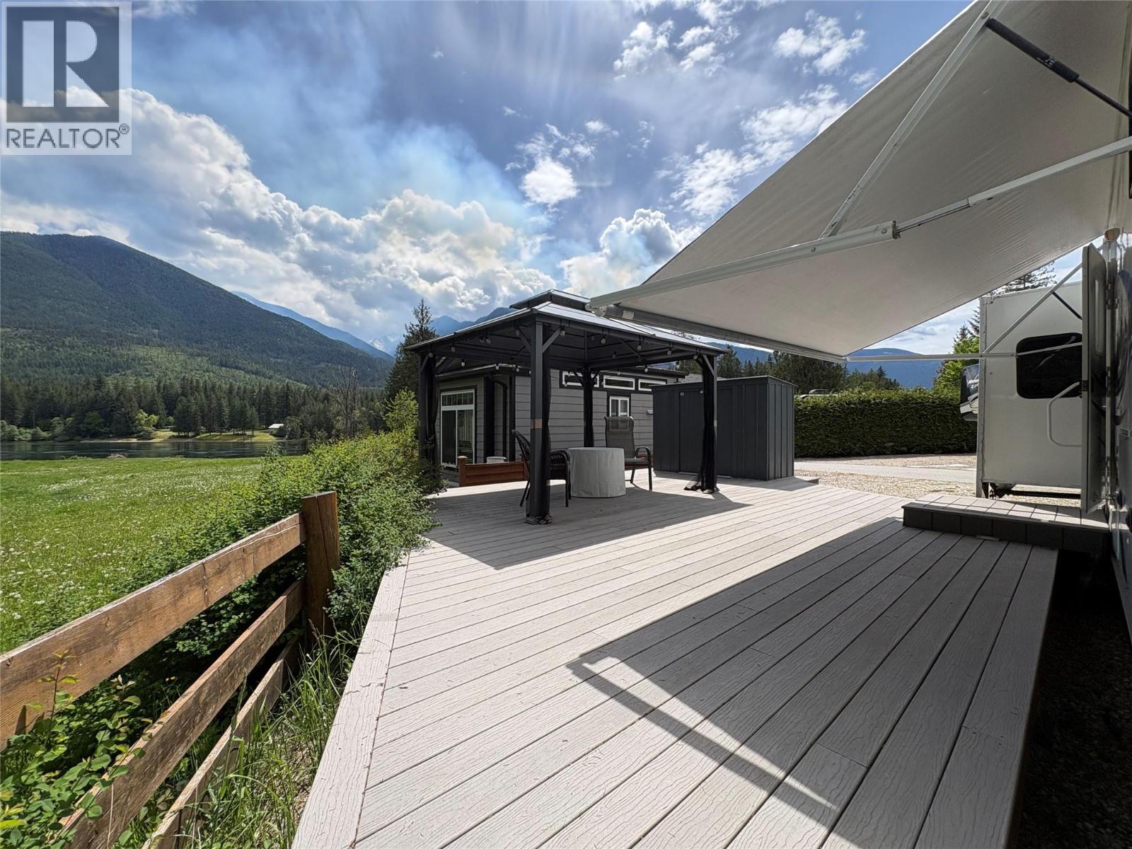 7298 3a Highway Unit# 31, Balfour, British Columbia  V1L 6S4 - Photo 1 - 10389248