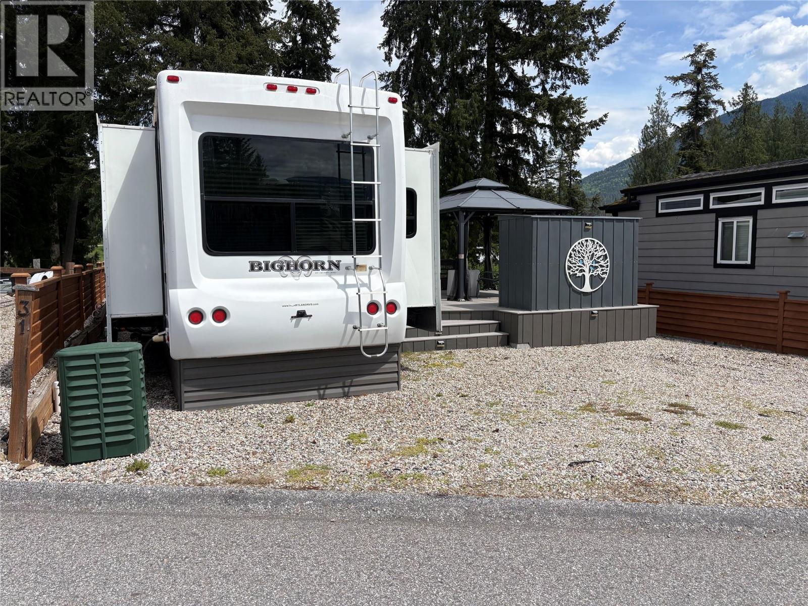 7298 3a Highway Unit# 31, Balfour, British Columbia  V1L 6S4 - Photo 7 - 10389248
