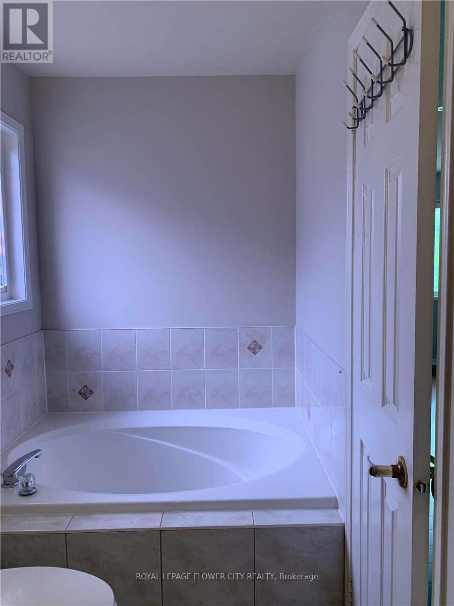 Upper - 7227 Para Place, Mississauga, Ontario  L5W 1K4 - Photo 24 - W13518772