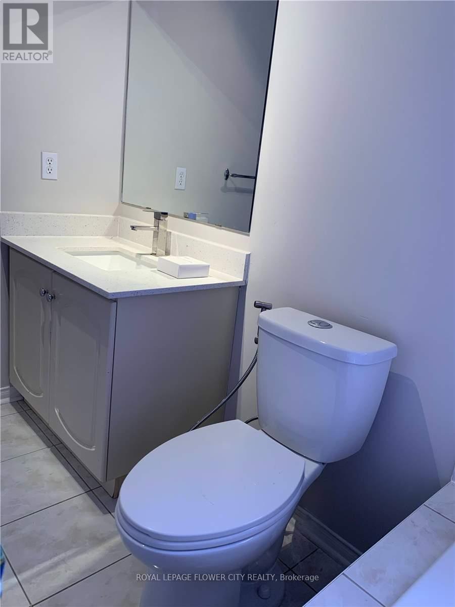 Upper - 7227 Para Place, Mississauga, Ontario  L5W 1K4 - Photo 25 - W13518772