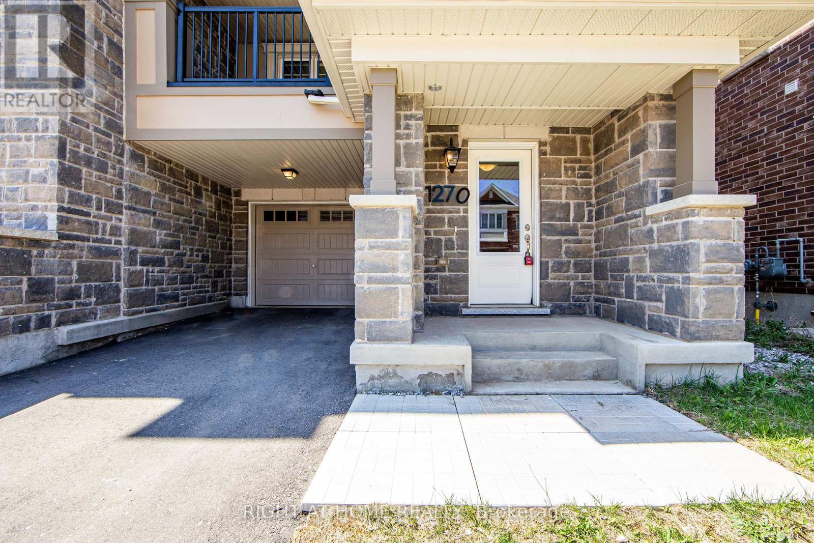 1270 Wintergreen Place, Milton, Ontario  L9E 1S4 - Photo 2 - W13630276