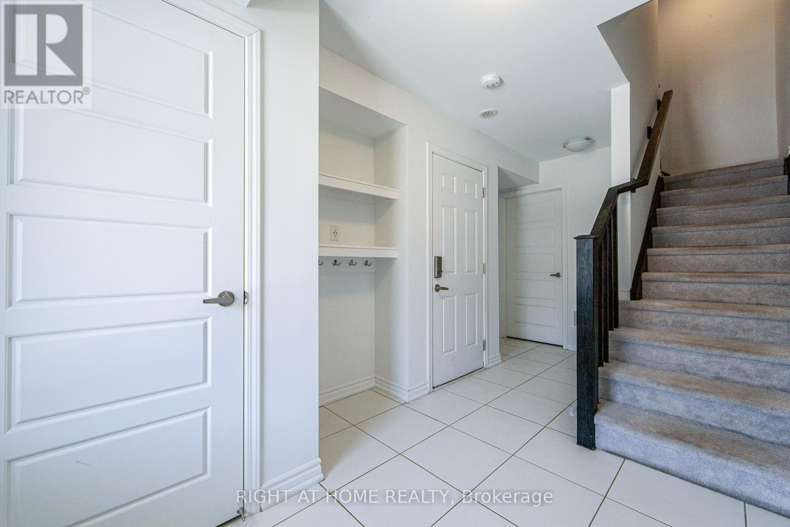 1270 Wintergreen Place, Milton, Ontario  L9E 1S4 - Photo 3 - W13630276
