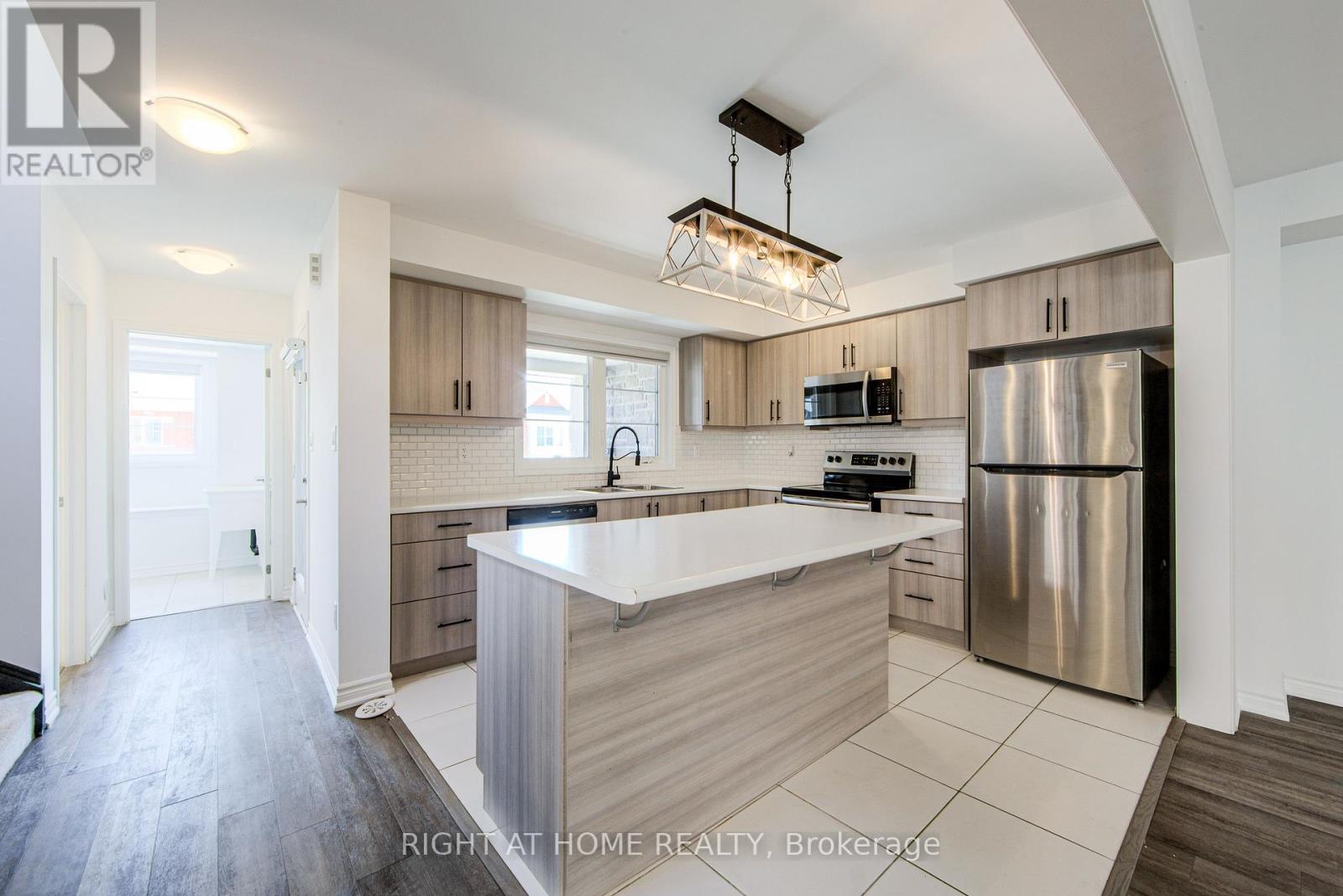 1270 Wintergreen Place, Milton, Ontario  L9E 1S4 - Photo 8 - W13630276