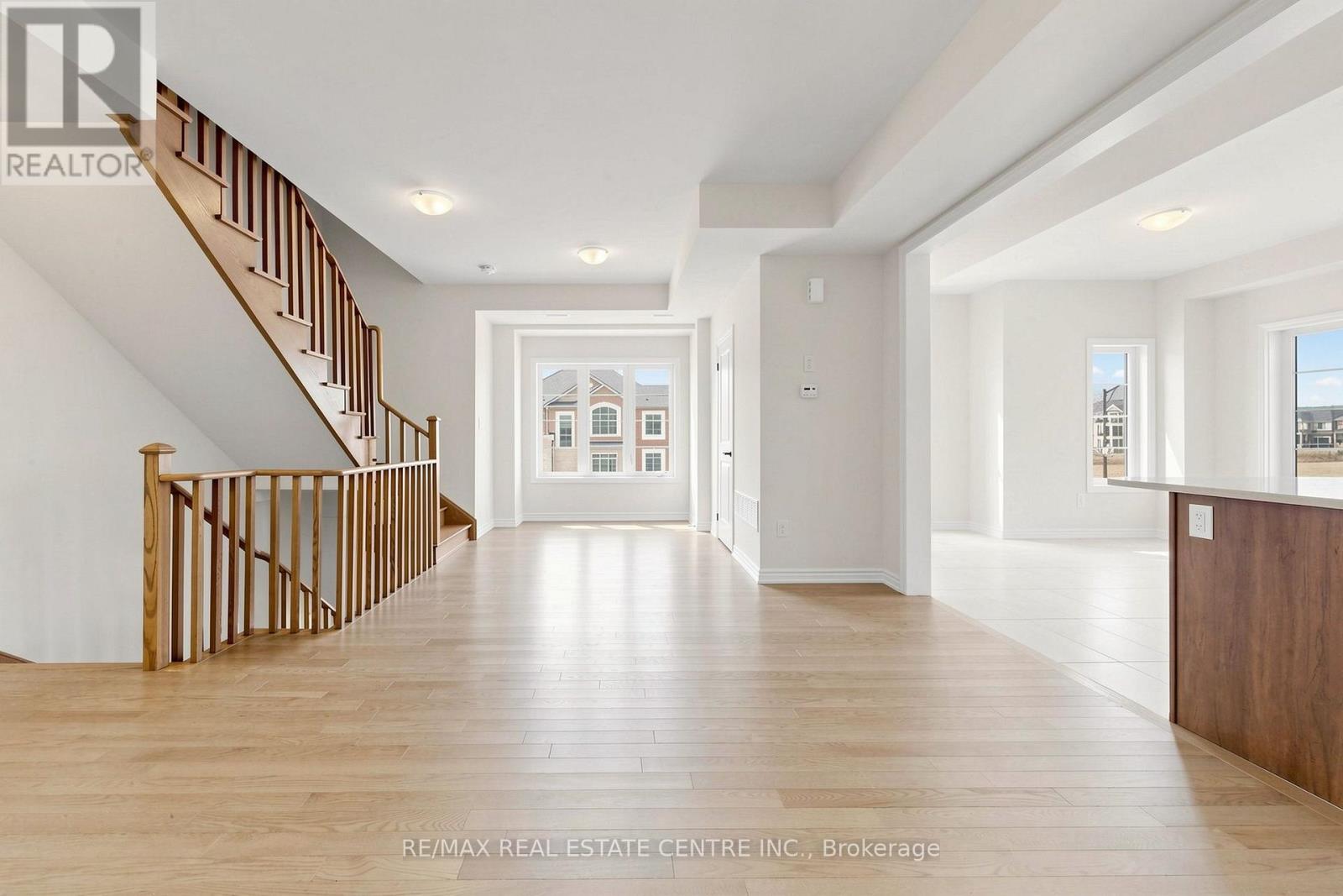 230 Fireweed Gate, Milton, Ontario  L9E 2B7 - Photo 5 - W13630280