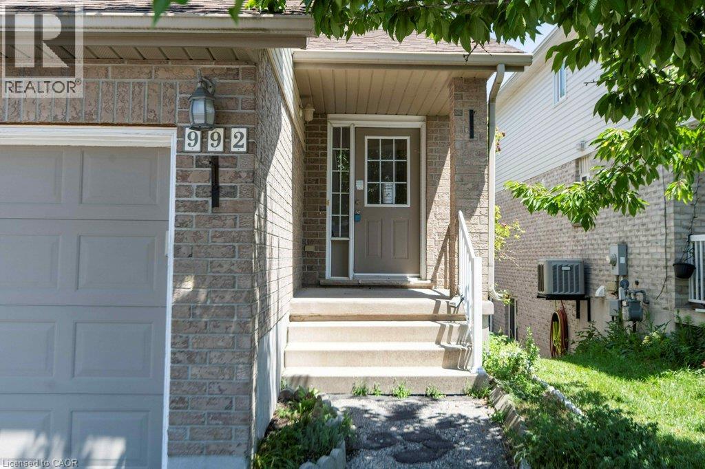 992 Copper Leaf Crescent, Kitchener, Ontario  N2E 3W3 - Photo 2 - 40839809