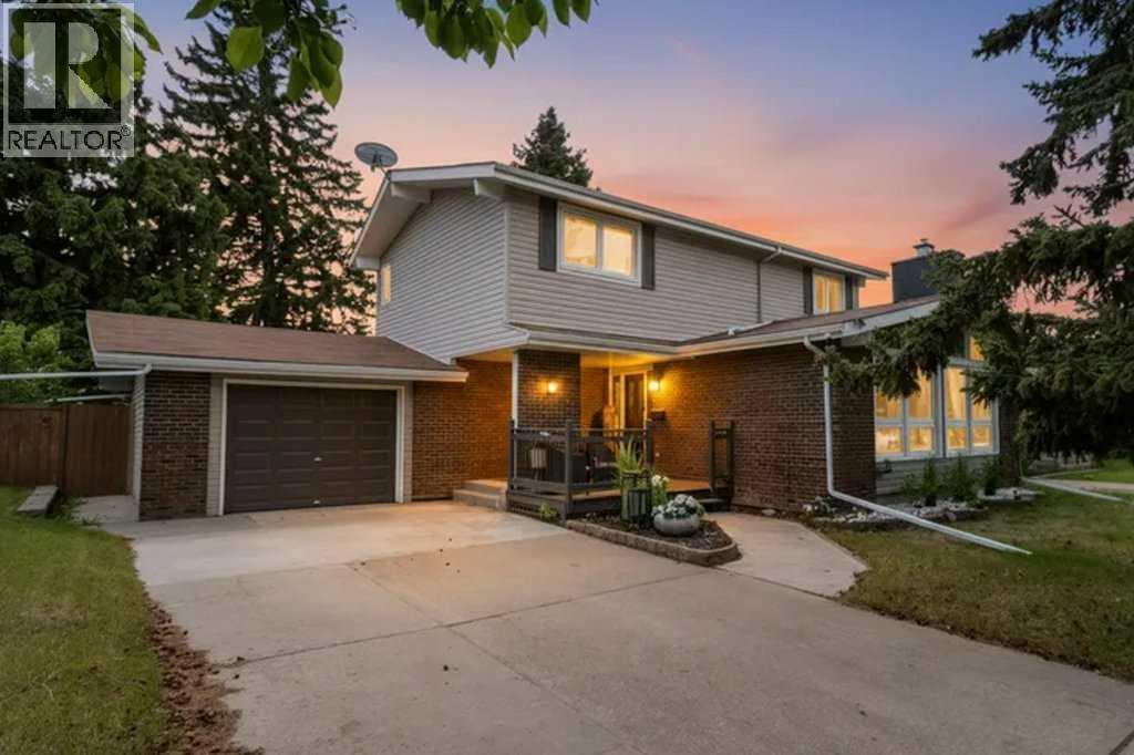 5 Selkirk Boulevard, Red Deer, Alberta  T4N 0G1 - Photo 2 - A2324459