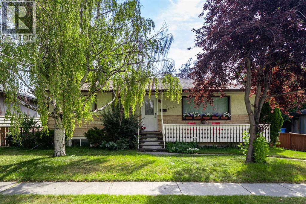 2812 24 Street NW, Calgary, Alberta