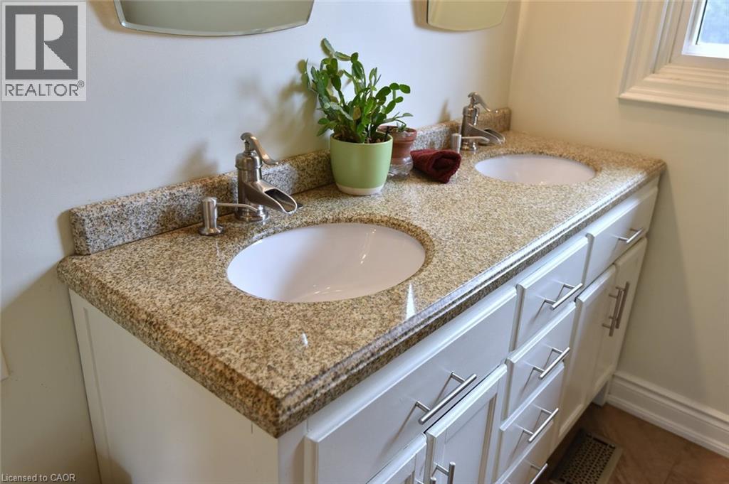 18 Garwood Avenue, Dundas, Ontario  L9H 7J9 - Photo 26 - 40851442