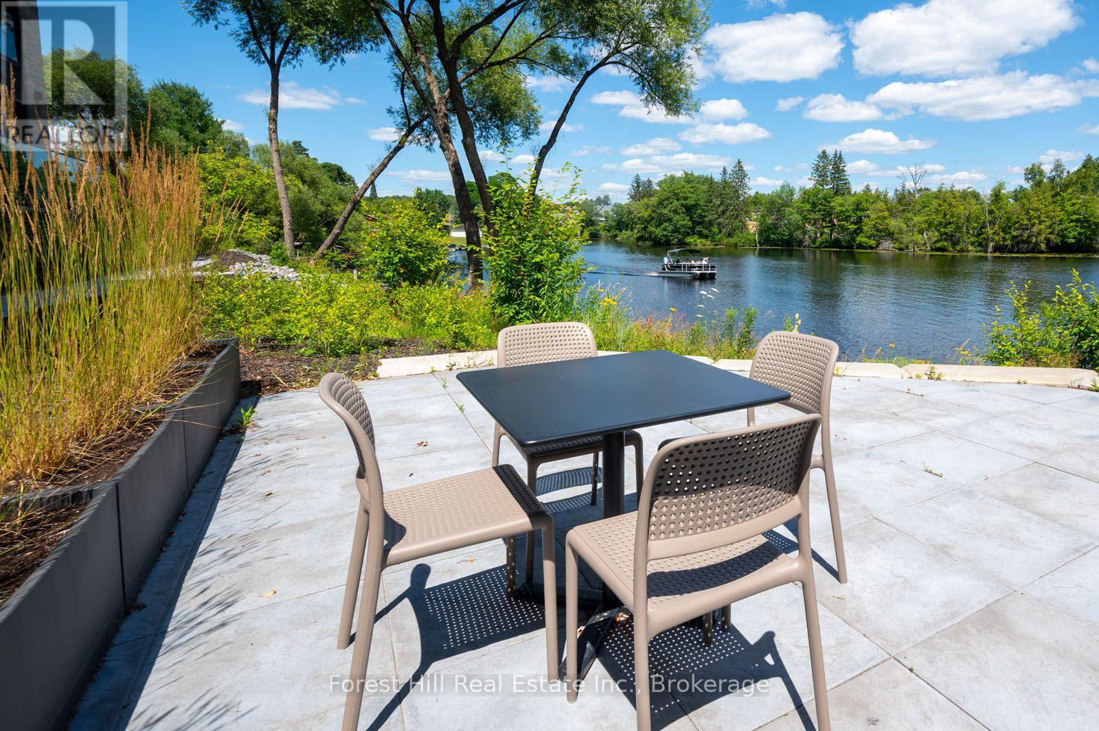 202 - 32 Brunel Road S, Huntsville, Ontario  P1H 1P5 - Photo 3 - X13630342