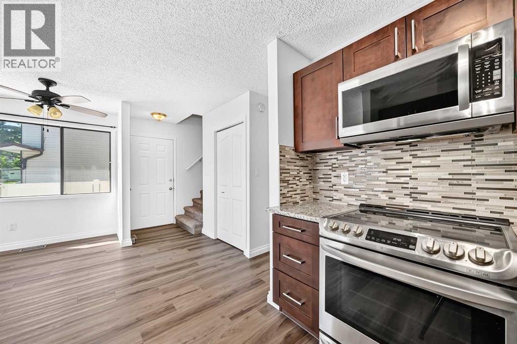 91 Cedarwood Hill SW, Calgary, Alberta  t2w 3h4 - Photo 8 - A2323249