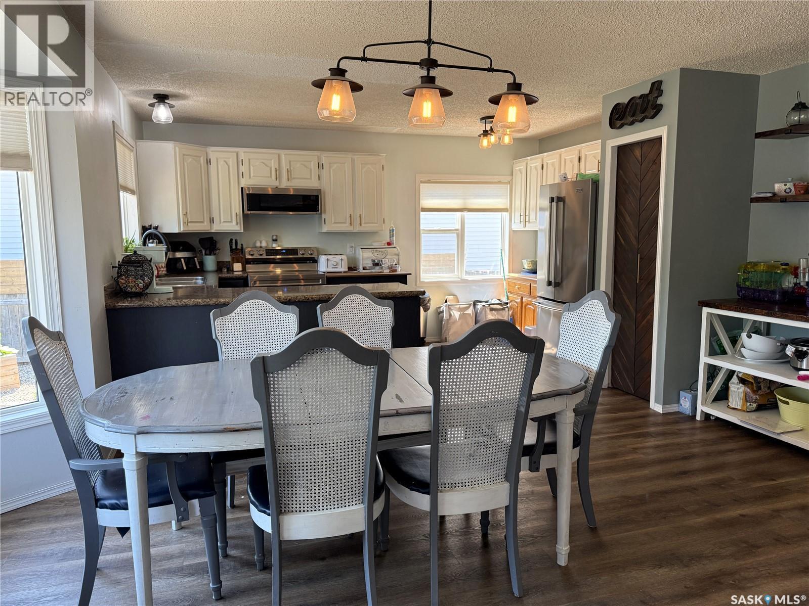207 Maple Street, Outlook, Saskatchewan S0L 2N0 - Photo 8 - SK044253