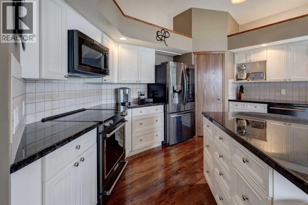 321 Gleneagles View, Cochrane, Alberta  T4C 1P4 - Photo 15 - A2320169