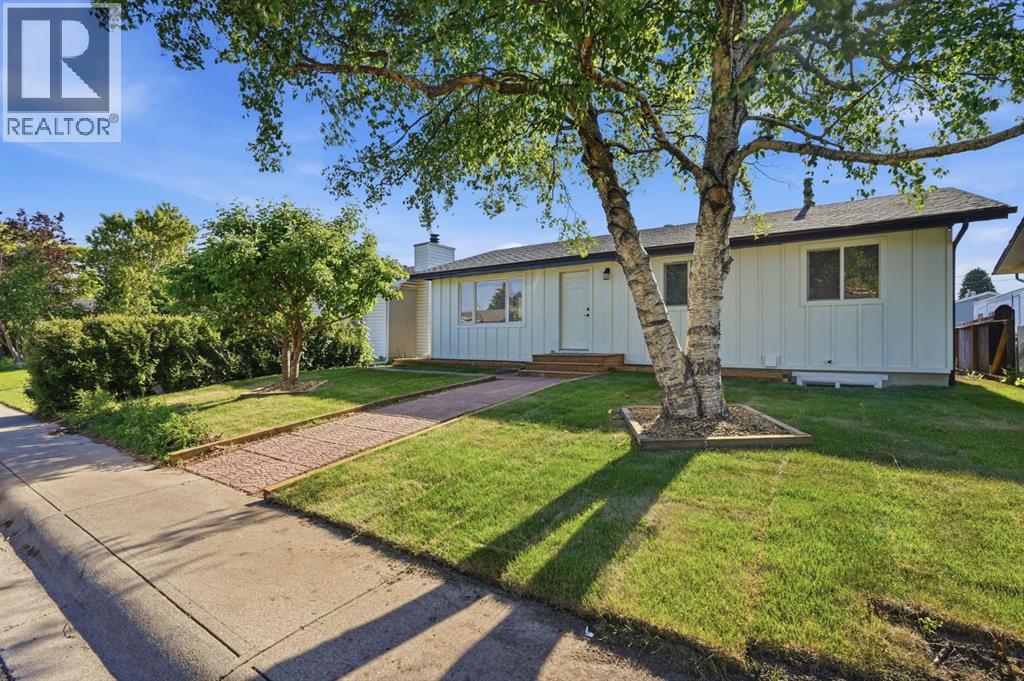 19 Mardale Crescent NE, Calgary, Alberta  T2A 3V4 - Photo 2 - A2324110