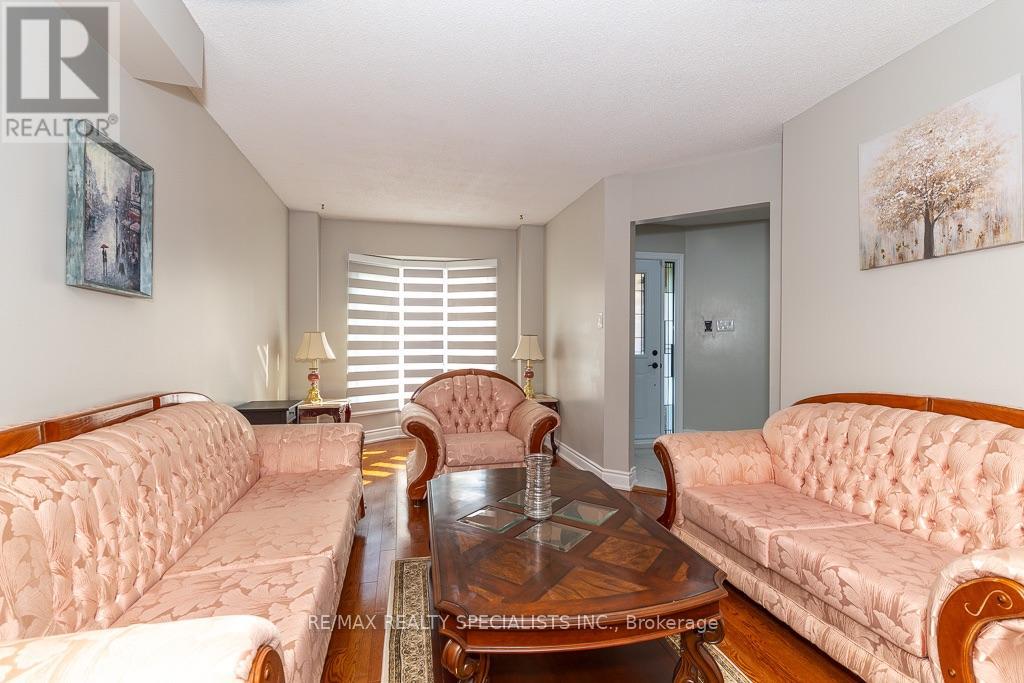 6369 Longspur Road, Mississauga, Ontario  L5N 6H1 - Photo 11 - W13630422