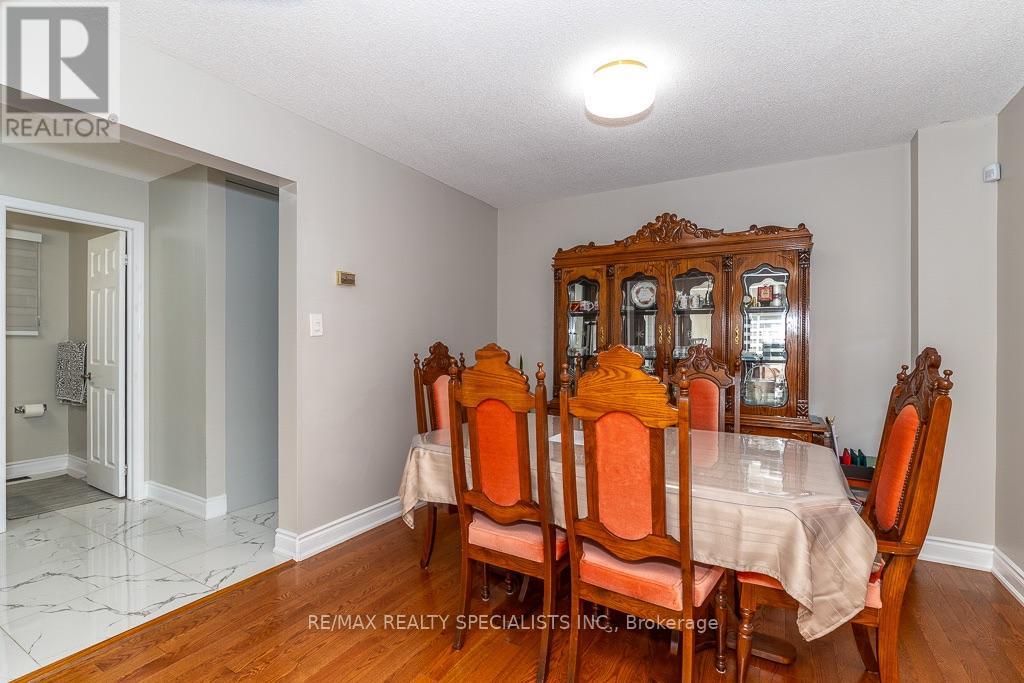 6369 Longspur Road, Mississauga, Ontario  L5N 6H1 - Photo 12 - W13630422