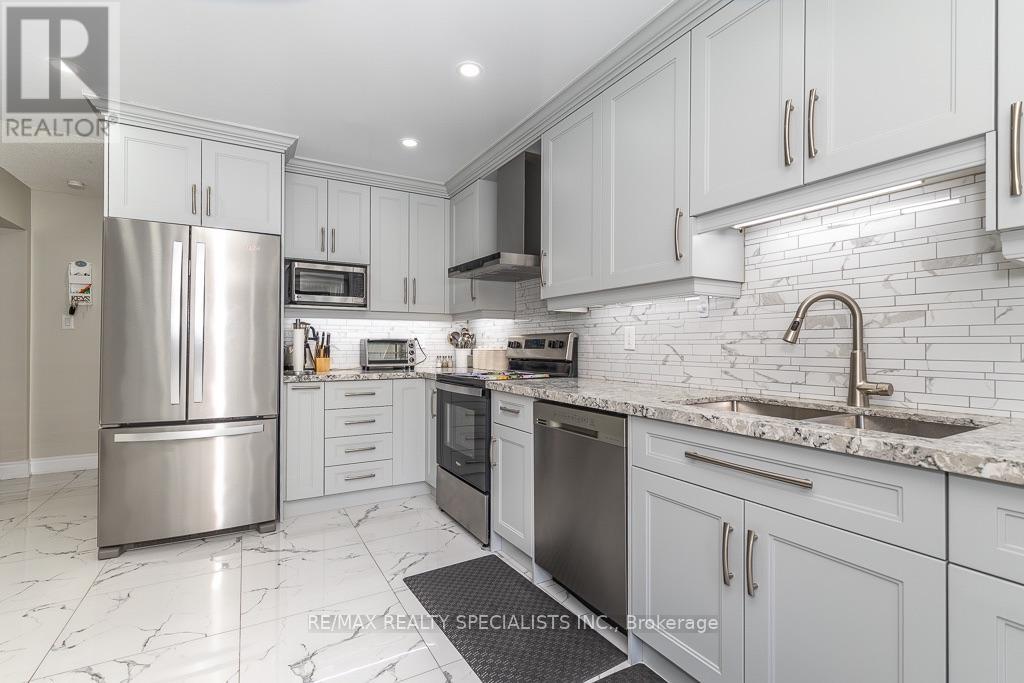 6369 Longspur Road, Mississauga, Ontario  L5N 6H1 - Photo 14 - W13630422