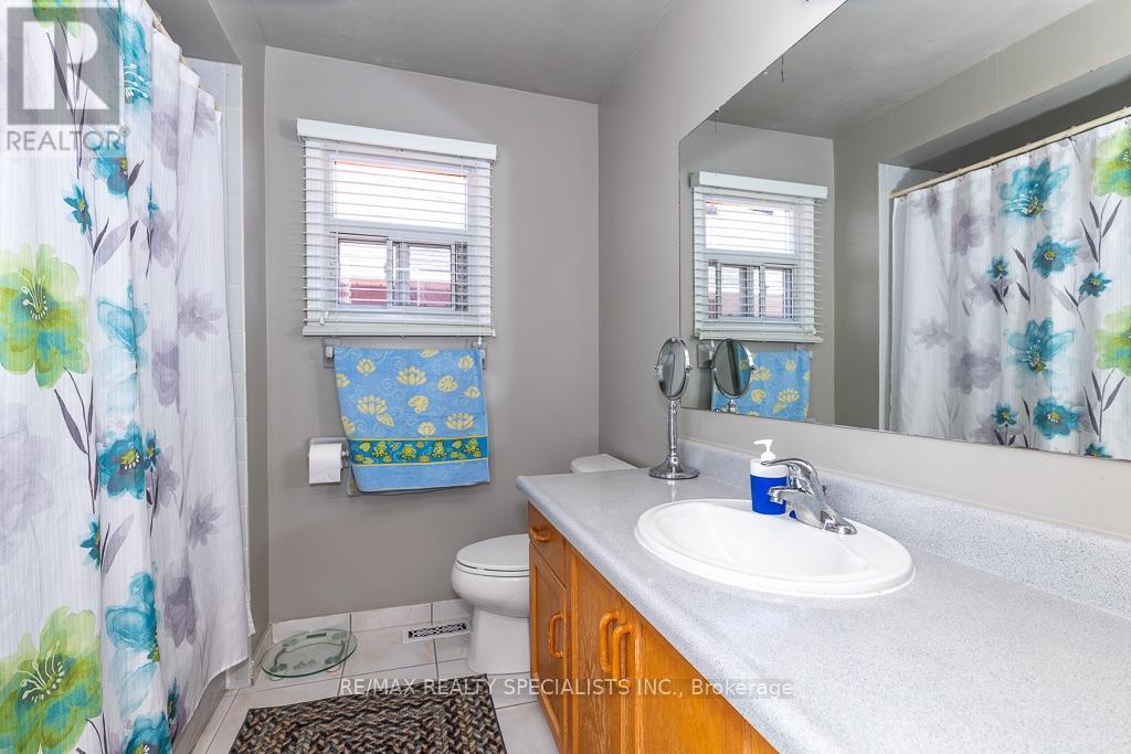 6369 Longspur Road, Mississauga, Ontario  L5N 6H1 - Photo 24 - W13630422