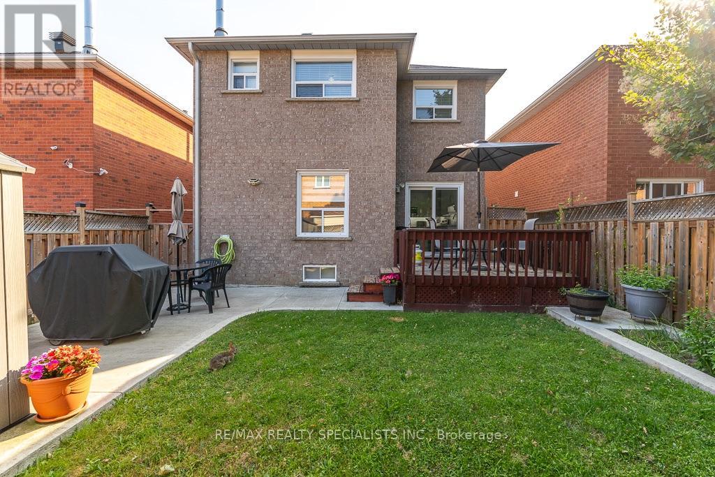6369 Longspur Road, Mississauga, Ontario  L5N 6H1 - Photo 4 - W13630422