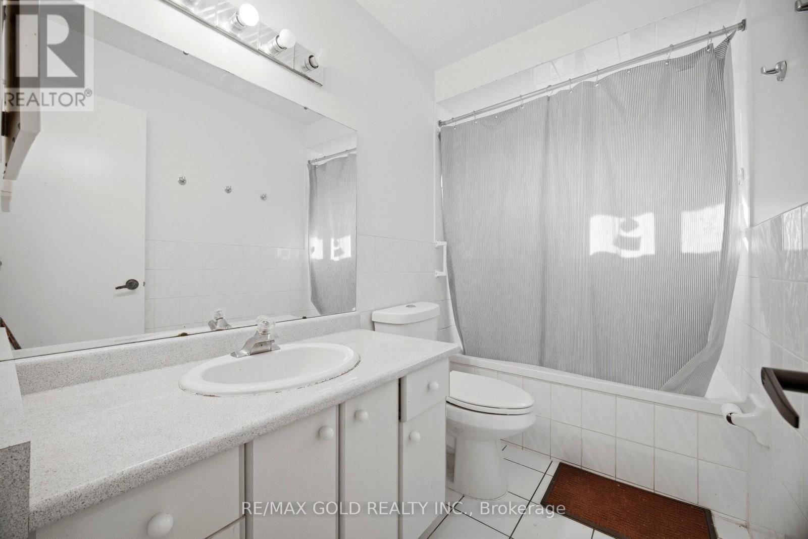 3345 Monica Drive, Mississauga, Ontario  L4T 3E6 - Photo 13 - W13630434