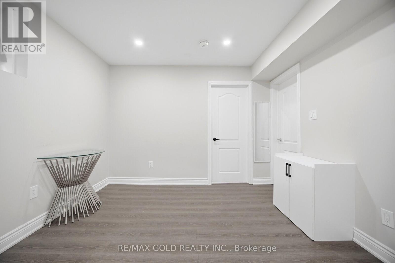 3345 Monica Drive, Mississauga, Ontario  L4T 3E6 - Photo 16 - W13630434
