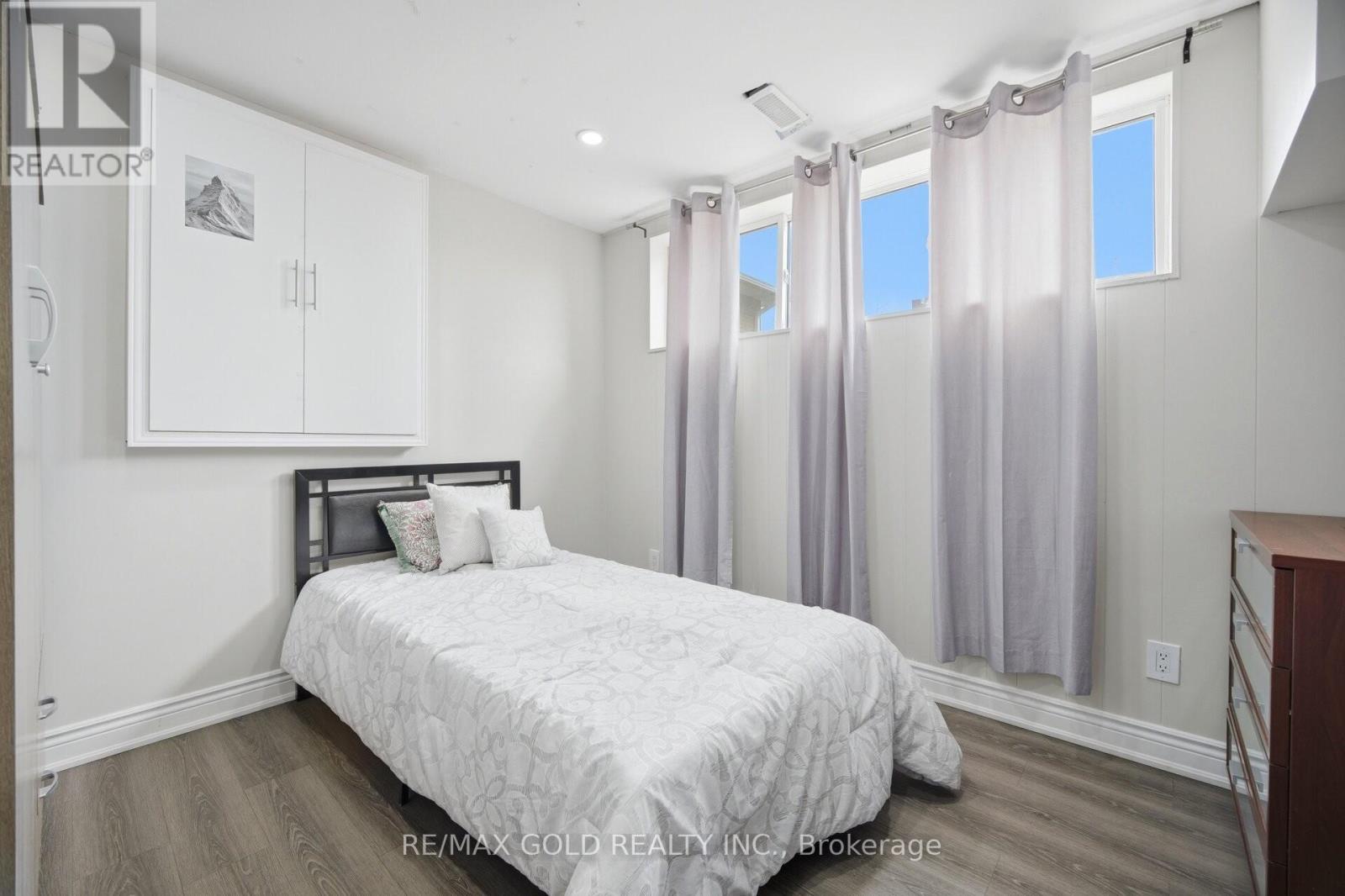 3345 Monica Drive, Mississauga, Ontario  L4T 3E6 - Photo 18 - W13630434