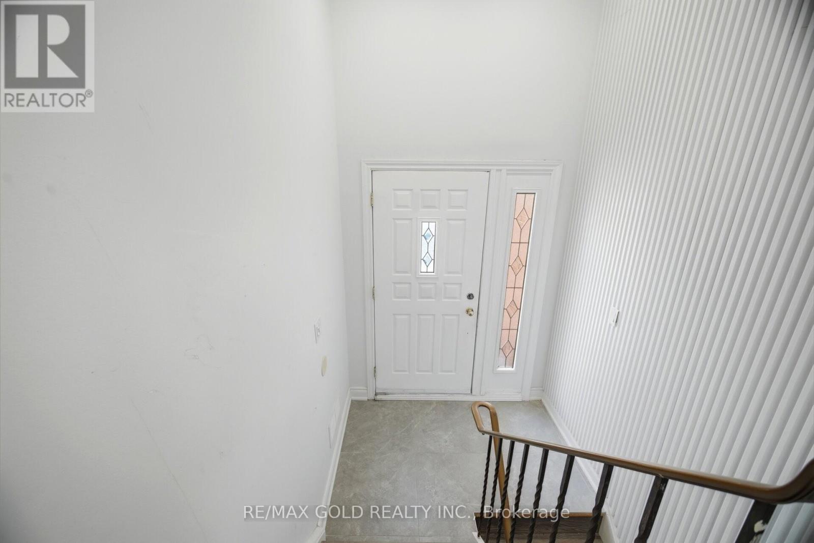 3345 Monica Drive, Mississauga, Ontario  L4T 3E6 - Photo 2 - W13630434