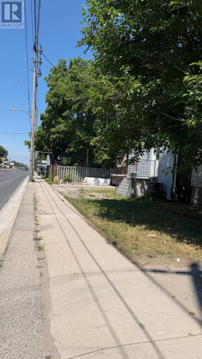 192 Water Street, Lucan Biddulph, Ontario  N0M 2J0 - Photo 3 - X13630380