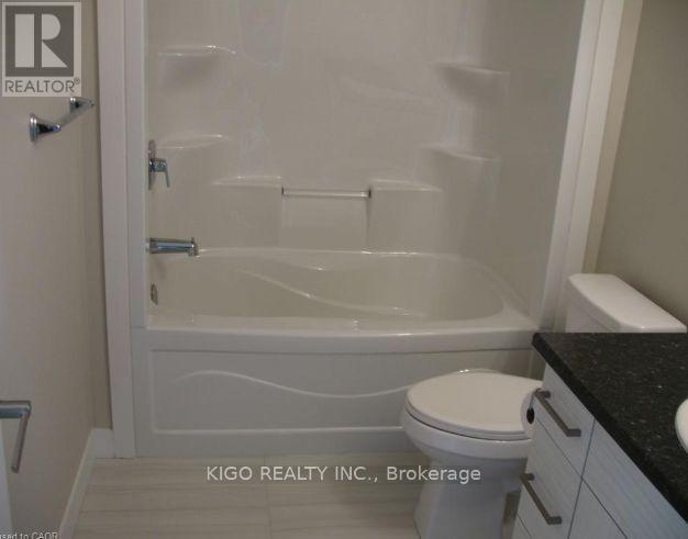 995 West Village Square, London North, Ontario  N6H 5J9 - Photo 11 - X13630406