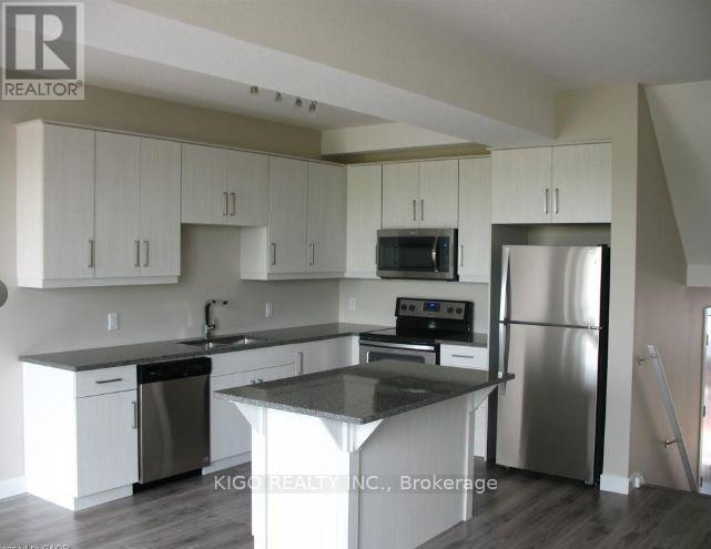 995 West Village Square, London North, Ontario  N6H 5J9 - Photo 3 - X13630406
