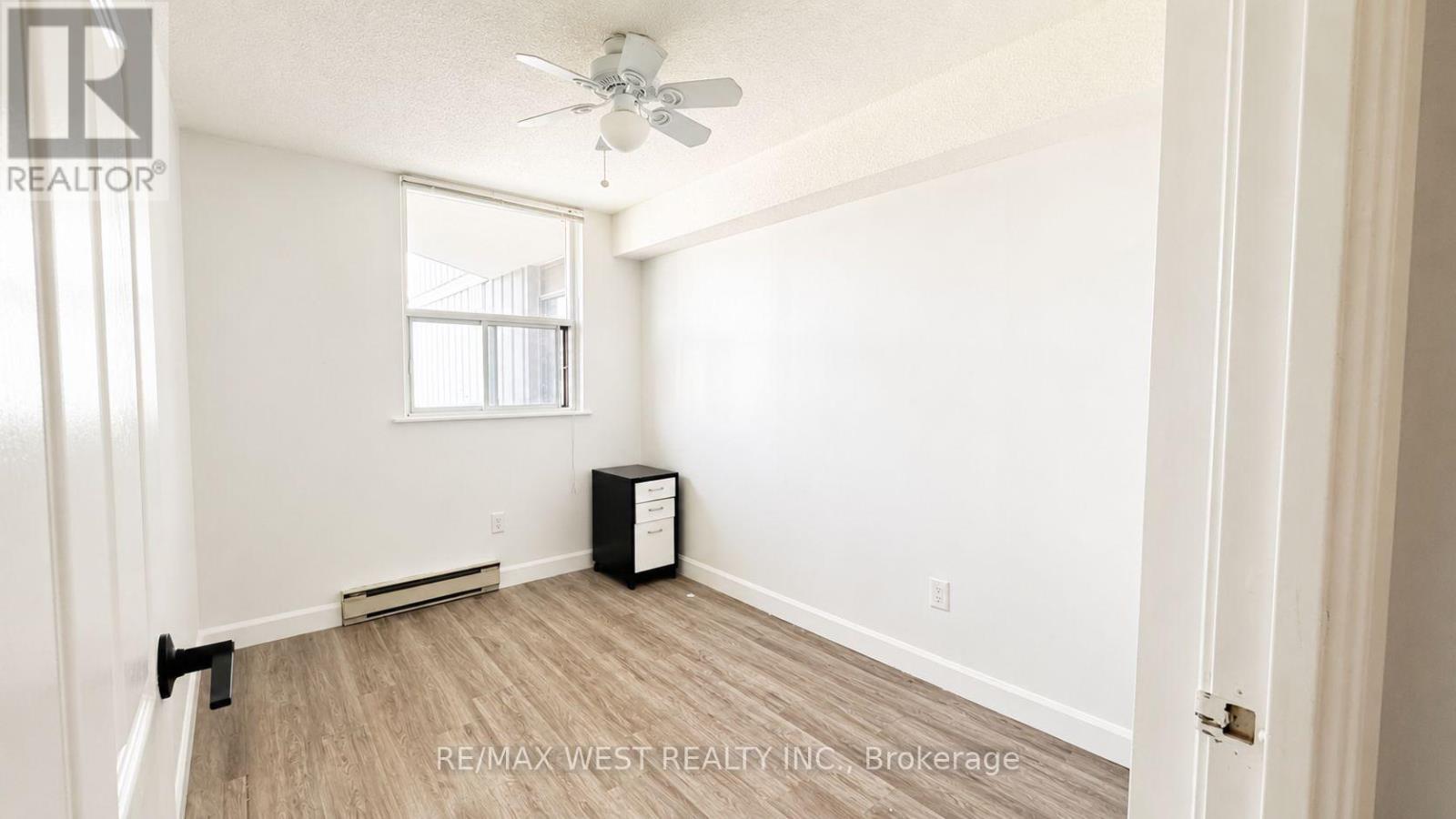 406 - 23 Main Street, Hamilton, Ontario  L4H 2P7 - Photo 8 - X13630436