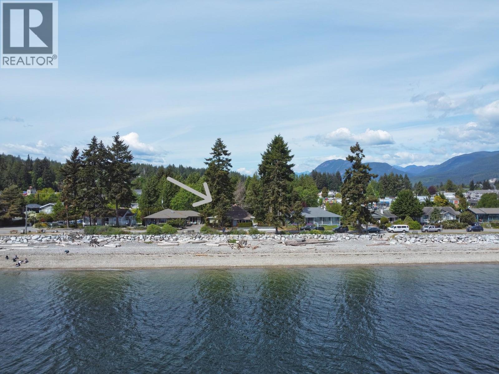 5760 Boulevard Street, Sechelt, British Columbia  V0N 3A0 - Photo 5 - R3123685