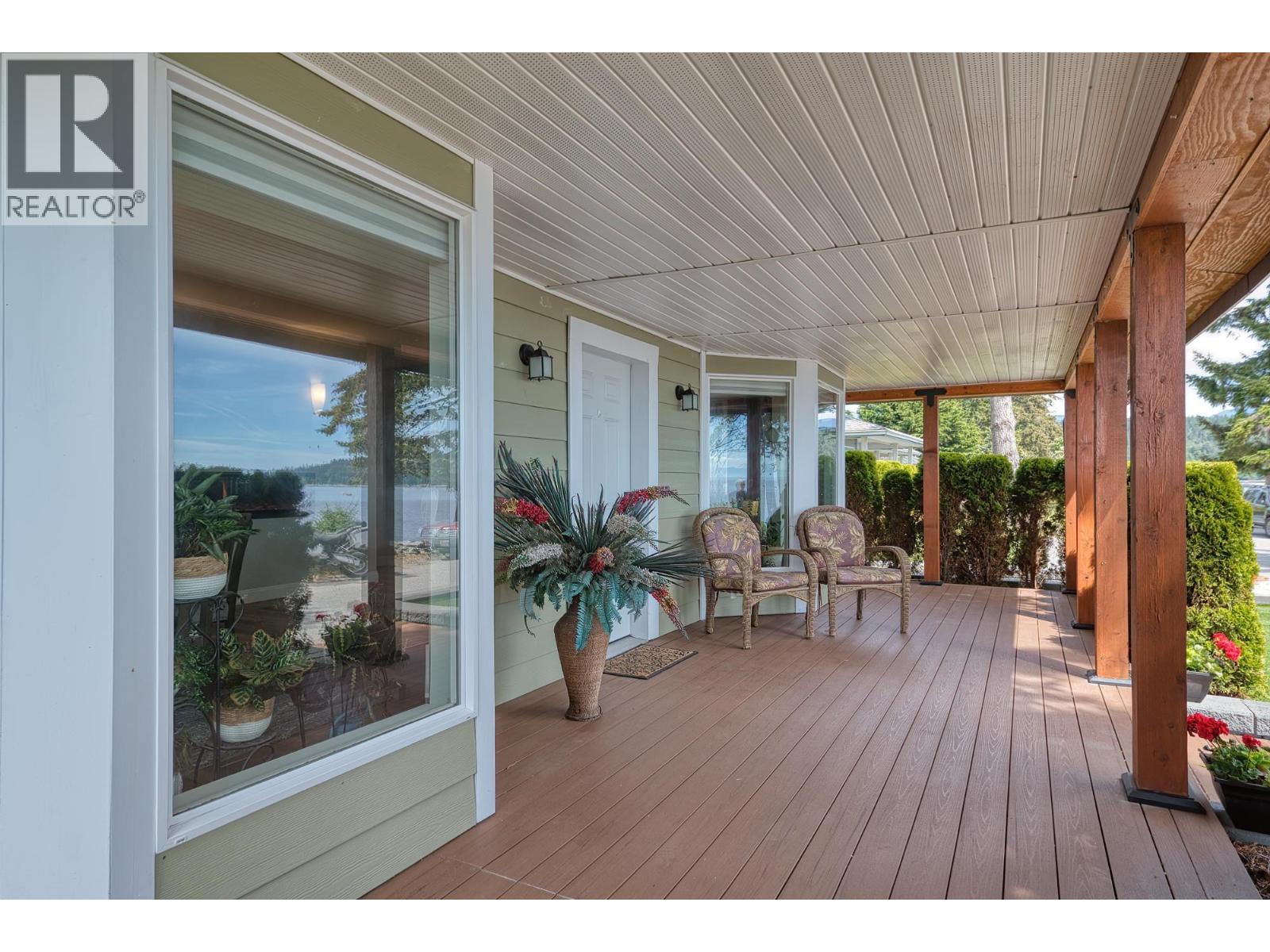 5760 Boulevard Street, Sechelt, British Columbia  V0N 3A0 - Photo 11 - R3123685
