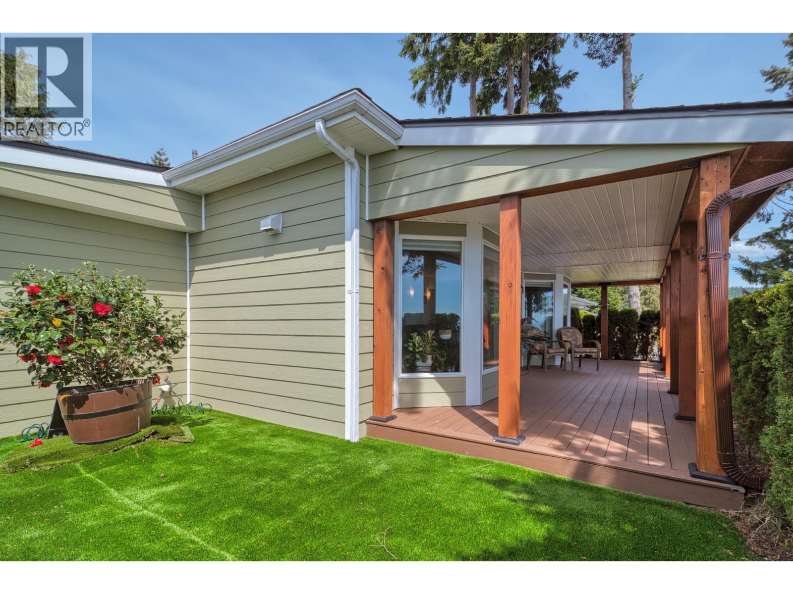 5760 Boulevard Street, Sechelt, British Columbia  V0N 3A0 - Photo 12 - R3123685
