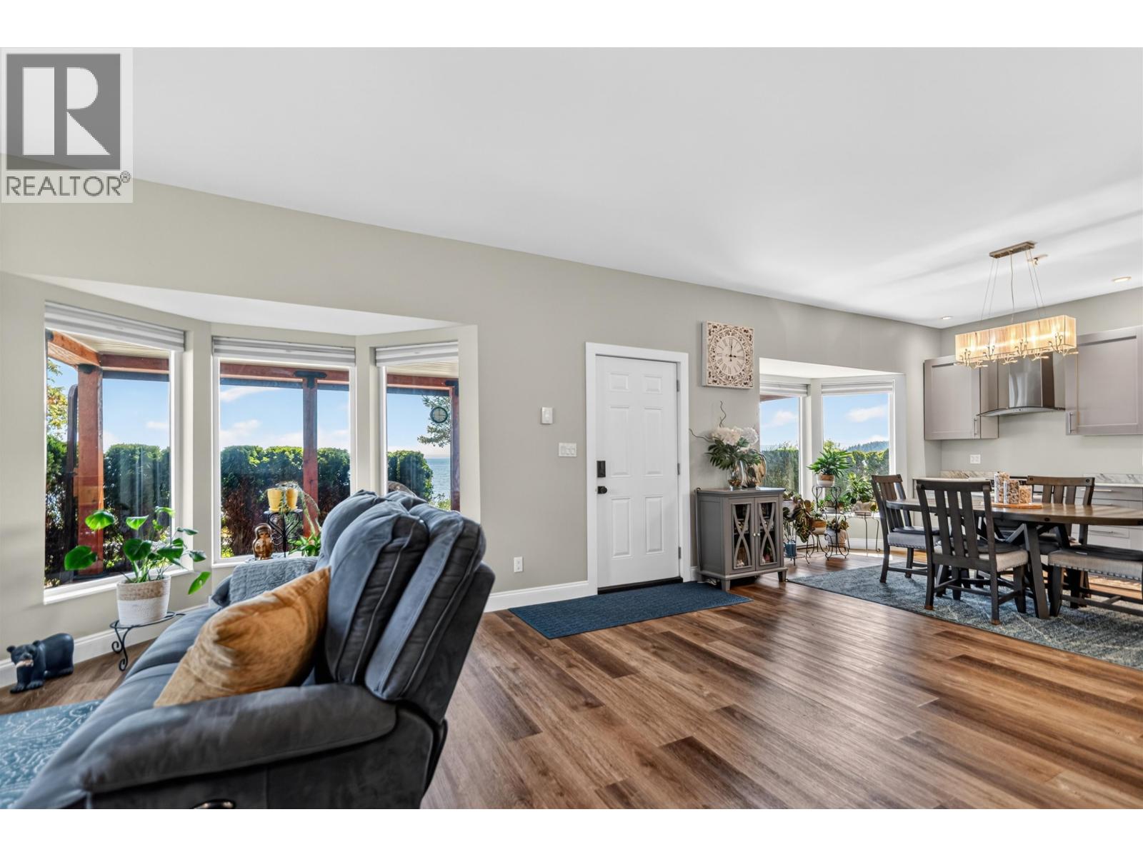 5760 Boulevard Street, Sechelt, British Columbia  V0N 3A0 - Photo 27 - R3123685