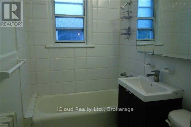 Upper - 1162 Avenue Road W, Toronto, Ontario  M5N 2E8 - Photo 10 - C13521618