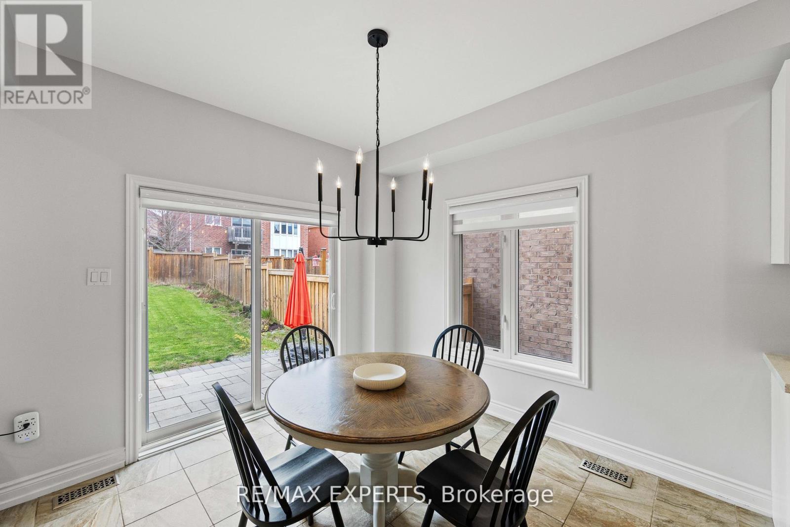 22 Manor Glen Crescent, East Gwillimbury, Ontario  L0G 1M0 - Photo 14 - N13619168