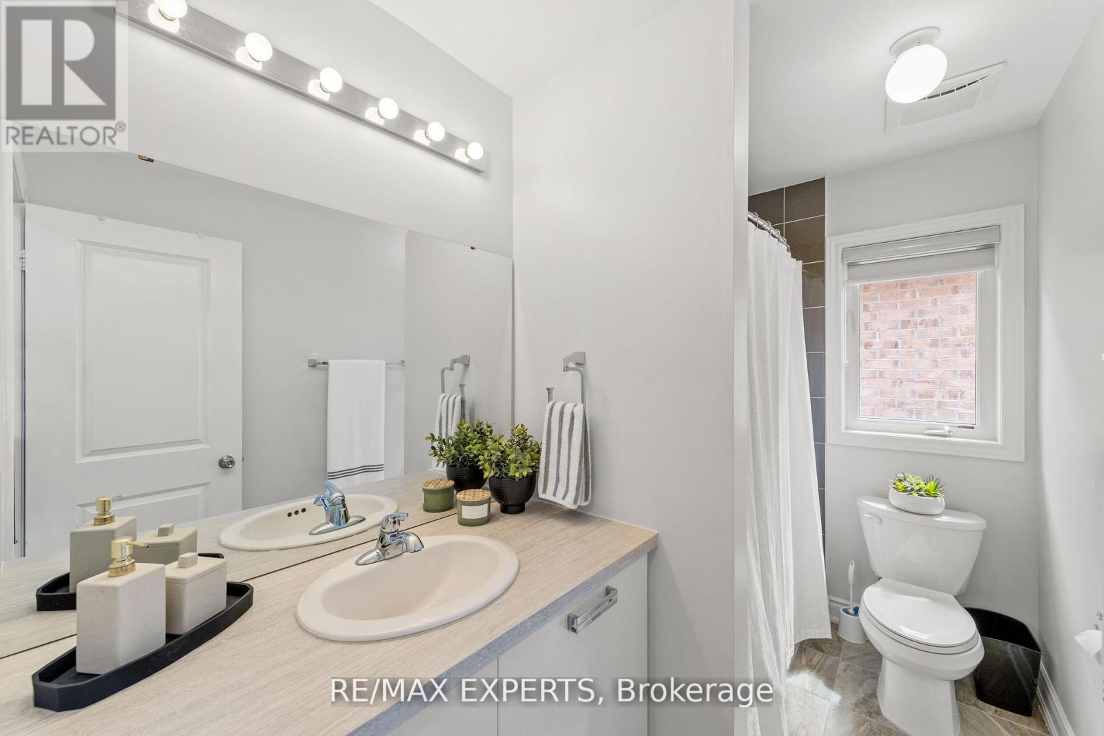 22 Manor Glen Crescent, East Gwillimbury, Ontario  L0G 1M0 - Photo 27 - N13619168