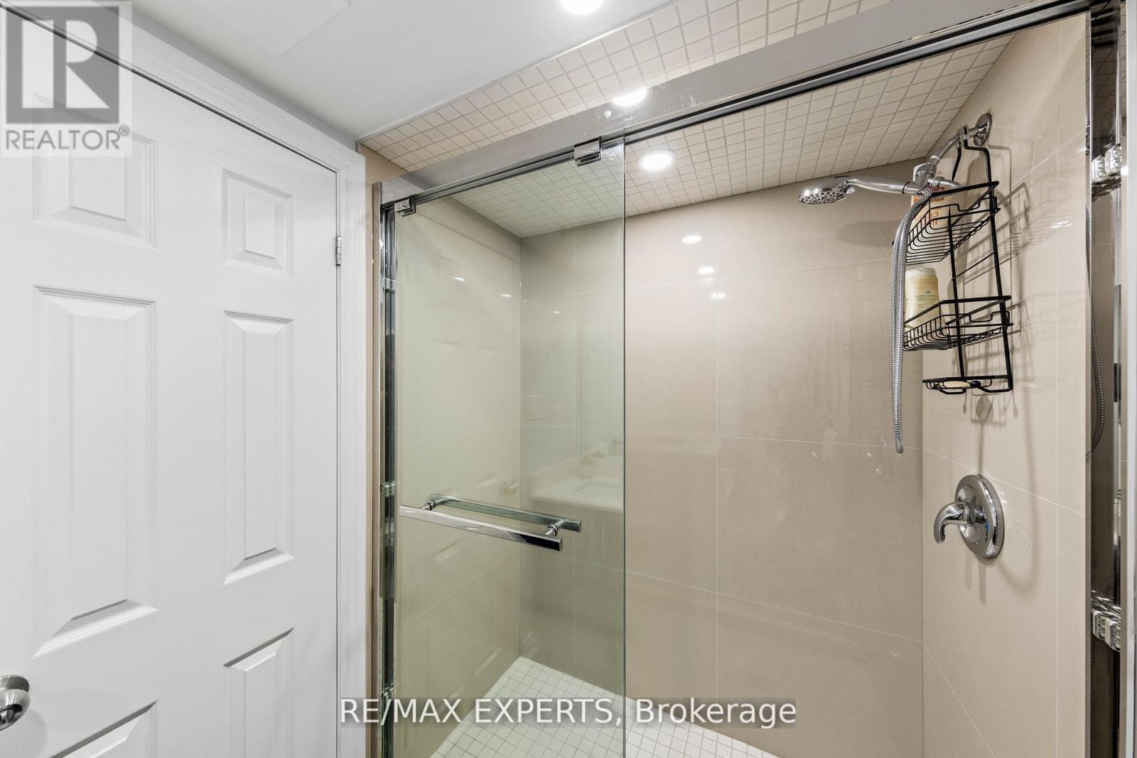 22 Manor Glen Crescent, East Gwillimbury, Ontario  L0G 1M0 - Photo 38 - N13619168