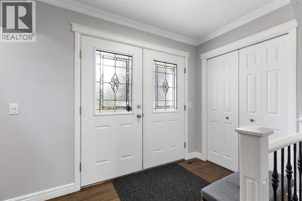 13 Somerset Park SW, Calgary, Alberta  T2Y 3H3 - Photo 4 - A2329066