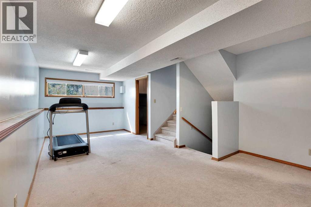 21 La Valencia Green NE, Calgary, Alberta  T1Y 6P5 - Photo 33 - A2333066
