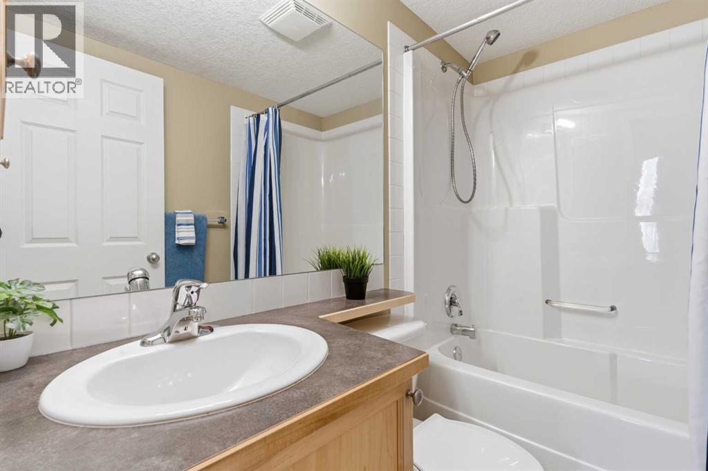 103, 128 Centre Avenue, Cochrane, Alberta T4C 2K5 - Photo 14 - A2332799