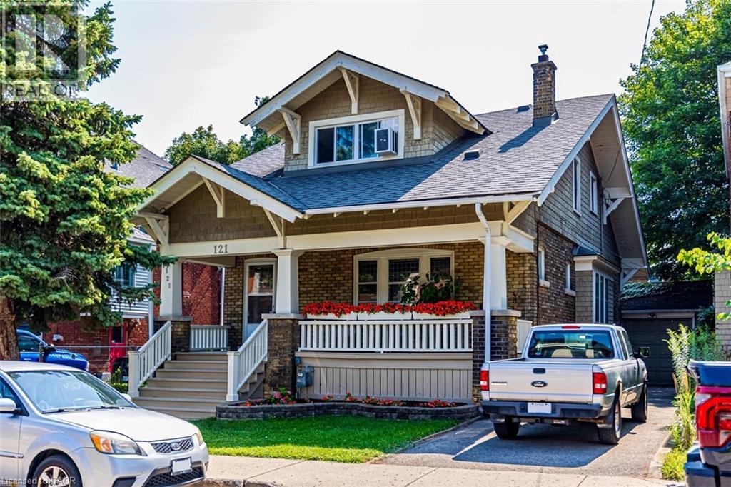 121 EASTBOURNE Avenue, Hamilton, Ontario