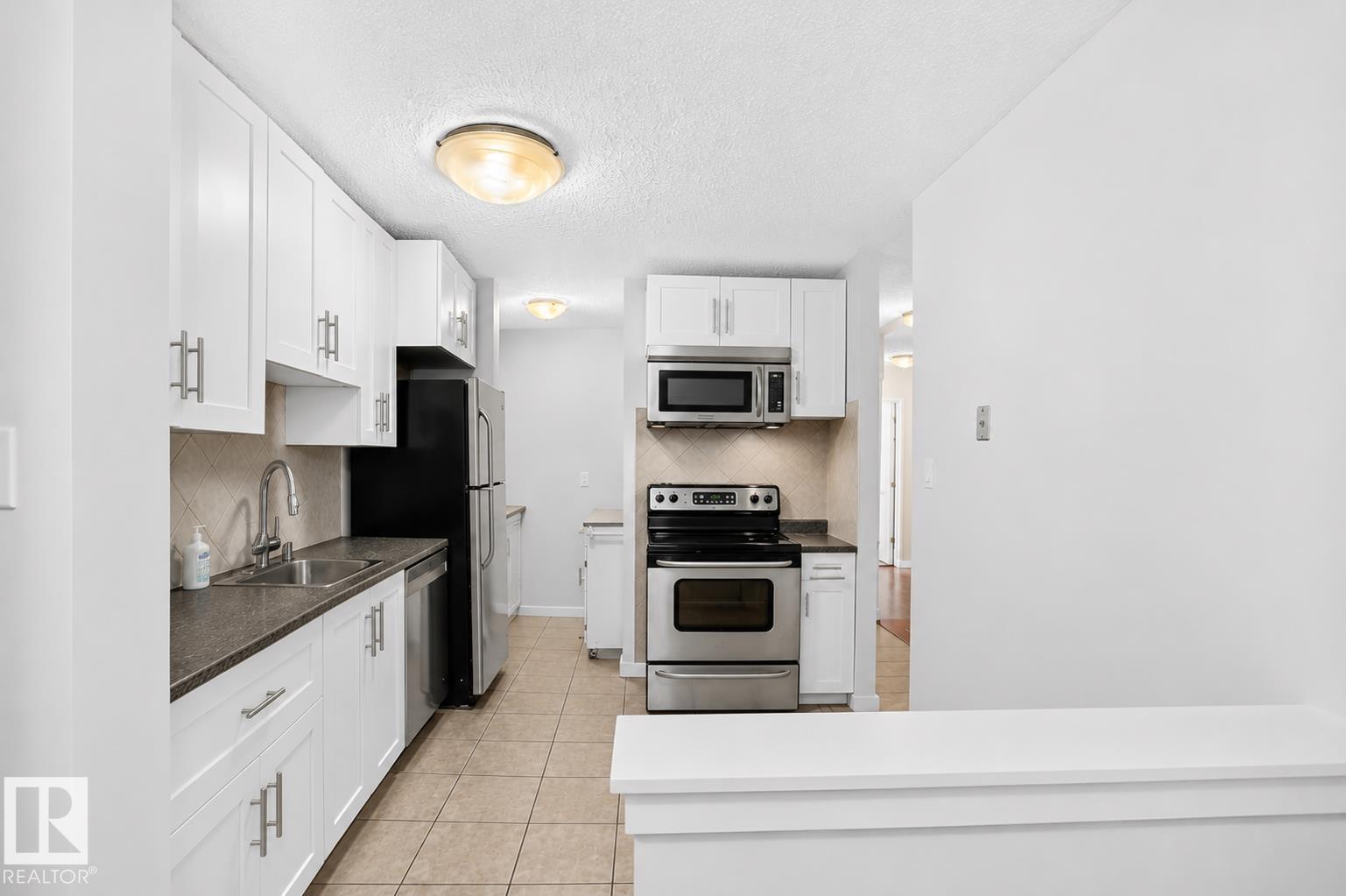 108 Surrey Gardens Gd NW, Edmonton, Alberta  T5T 1Z3 - Photo 10 - E4501858
