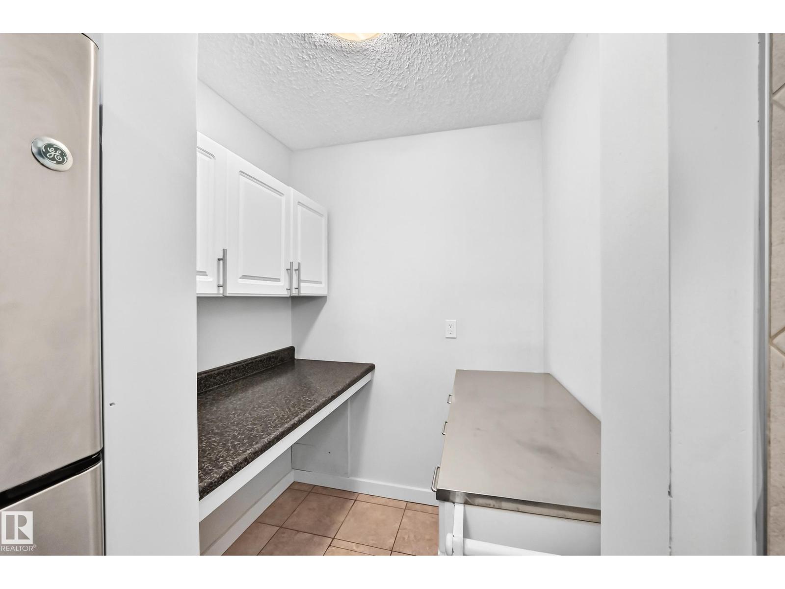 108 Surrey Gardens Gd NW, Edmonton, Alberta  T5T 1Z3 - Photo 14 - E4501858