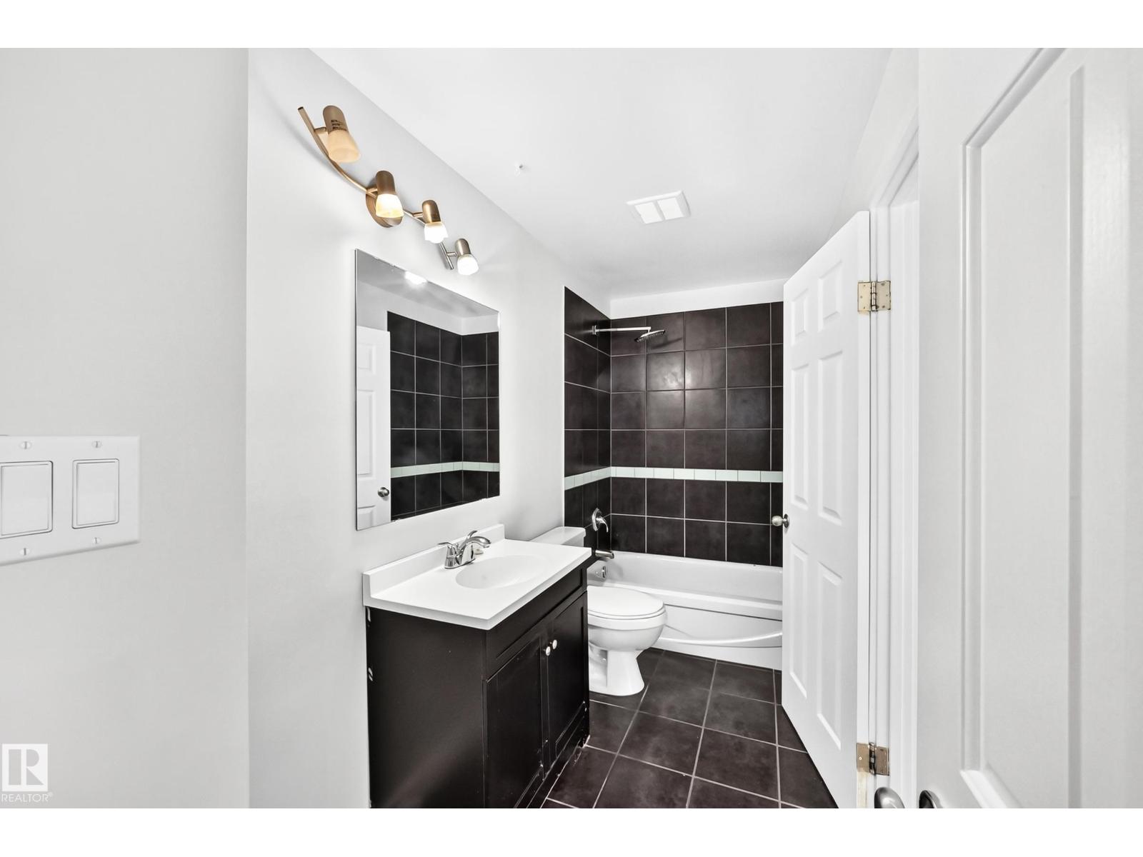 108 Surrey Gardens Gd NW, Edmonton, Alberta  T5T 1Z3 - Photo 35 - E4501858
