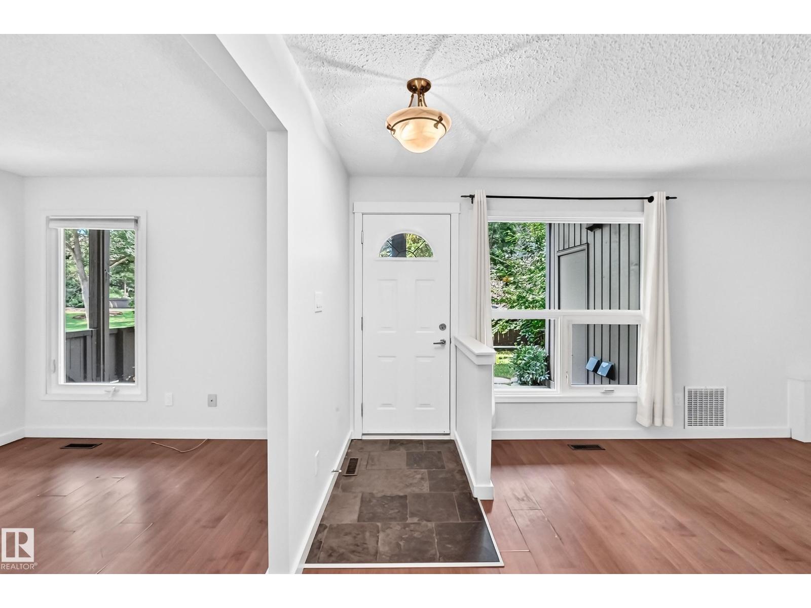 108 Surrey Gardens Gd NW, Edmonton, Alberta  T5T 1Z3 - Photo 6 - E4501858